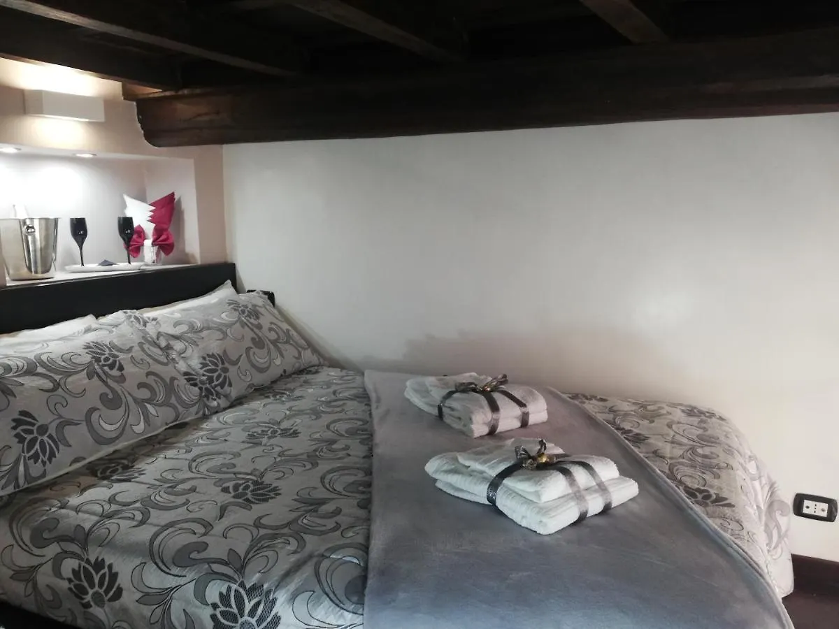 Casa Tiffany Piazza Di Spagna Rom 0*,  Italien